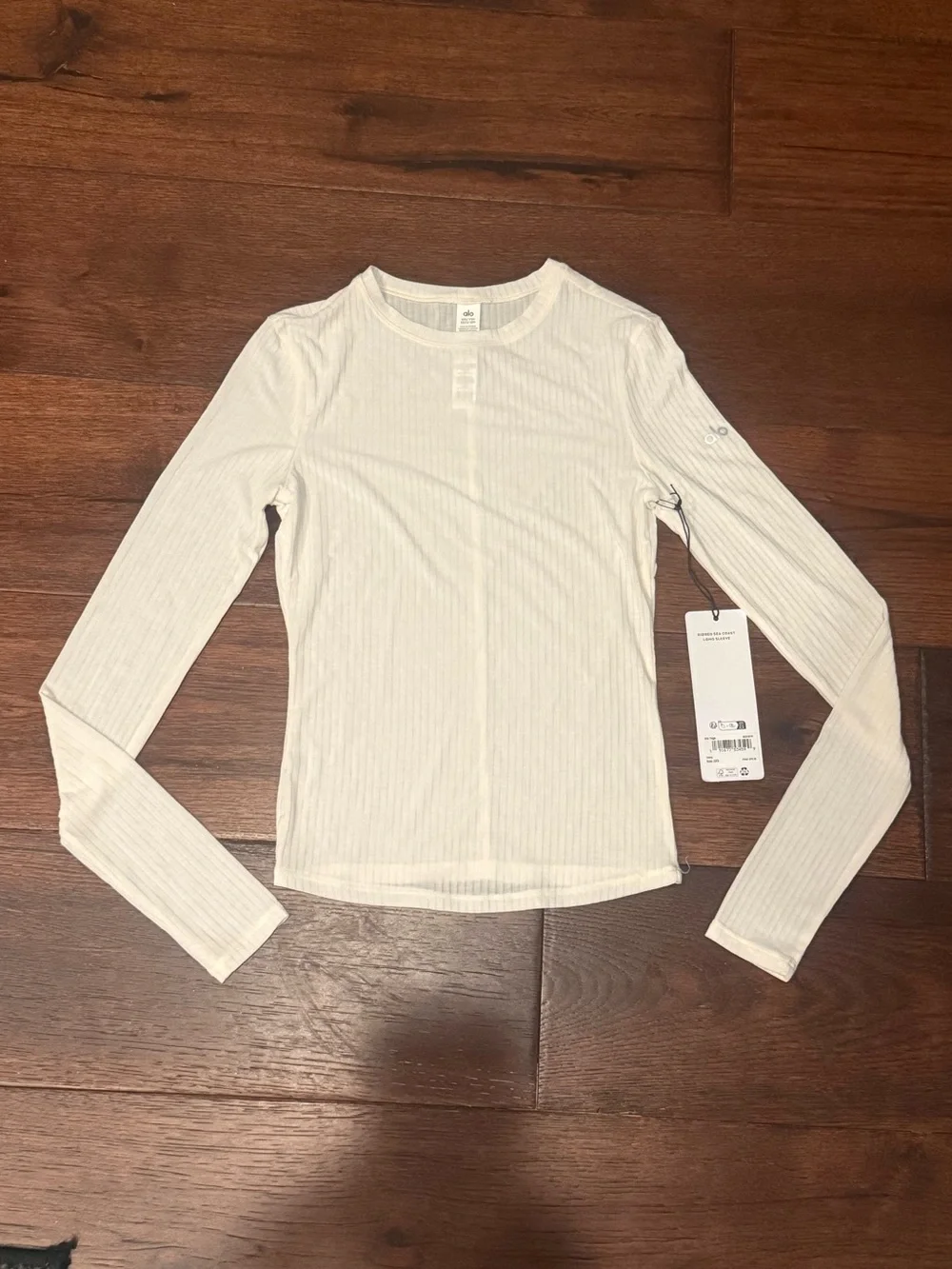 NWT ALO WOMENS RIBBED SEA-COAST LONG SLEEVE, SIZE XXS, CREAM
